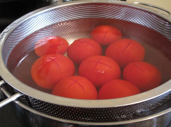 Як очистити томат від шкірки?